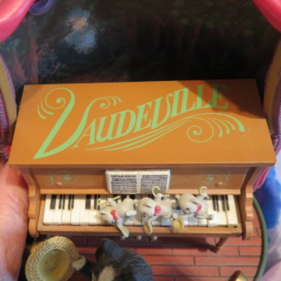 Vintage ENESCO Follies CAT and Mice Vaudeville Music Box Works See Video (F15) - Picture 7 of 9